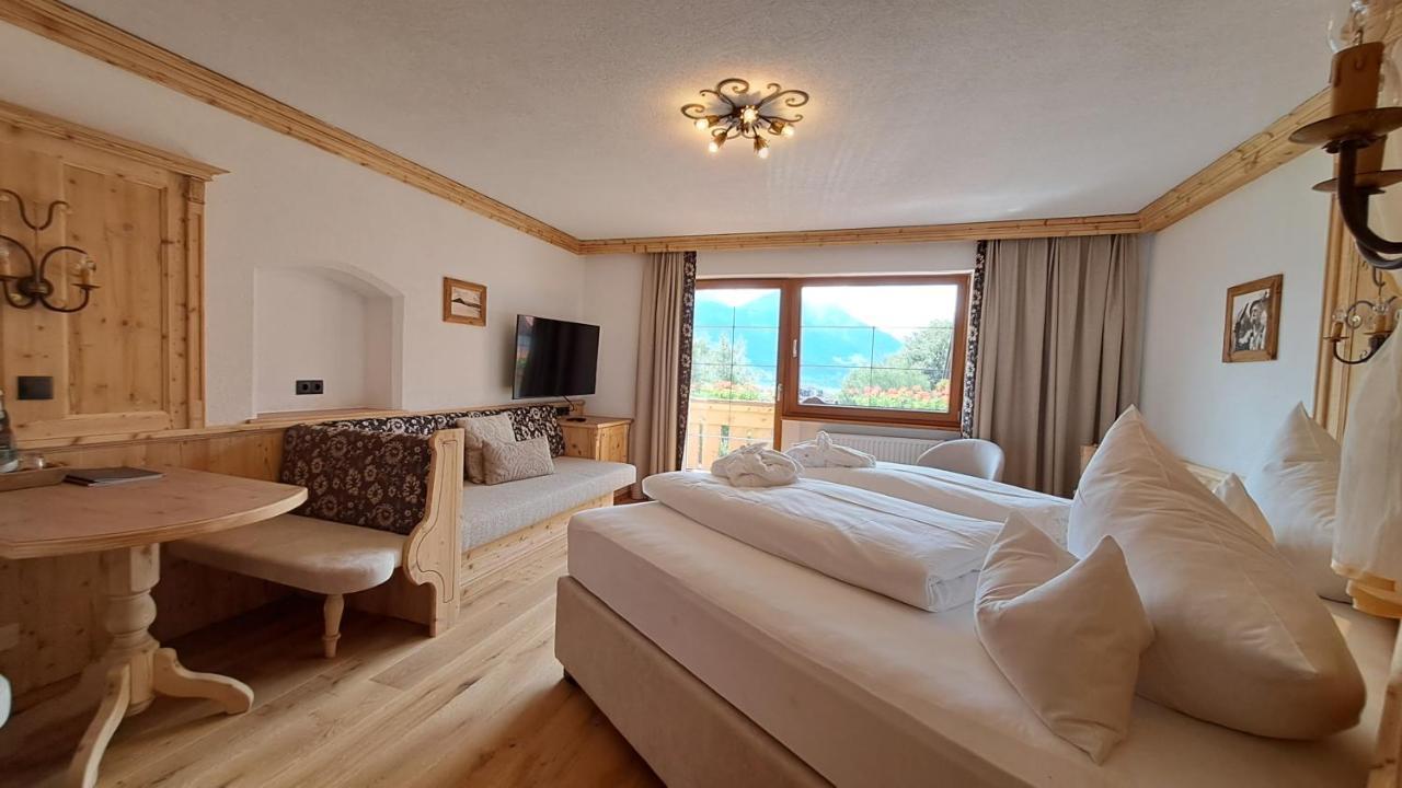 Doppelzimmer mit Balkon